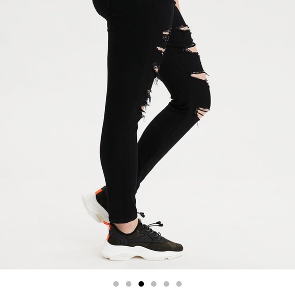 AMERICAN EAGLE BLACK RIPPED JEANS 👖🍒🤩 - Picture 1 of 4